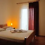 Mira *
