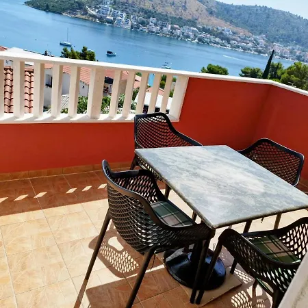 Apartment Mira
