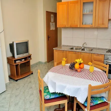 Mira Apartment *