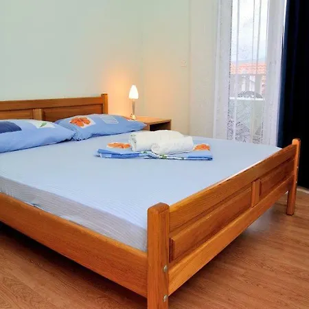 Mira Apartment *